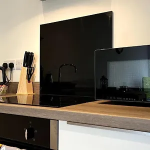  Apartment Modern 1 Bedroom Serviced - Near Centre United Kingdom